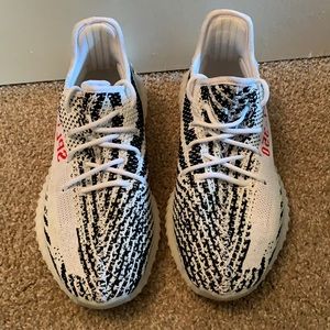 SOLD_ Yeezy boost 350 v2 Zebra